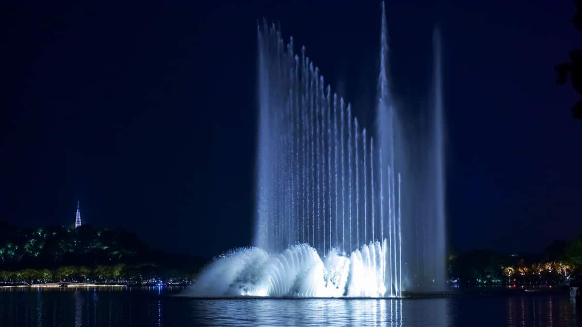 fountain water show