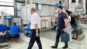 An Iraqi Customer Visited Huaxin Fountain Factory